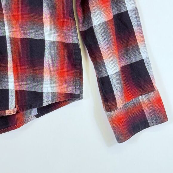 Powder‎ River Outfitters Panhandle Slim Red Plaid Snap Shirt Top Women's Medium - Picture 3 of 7